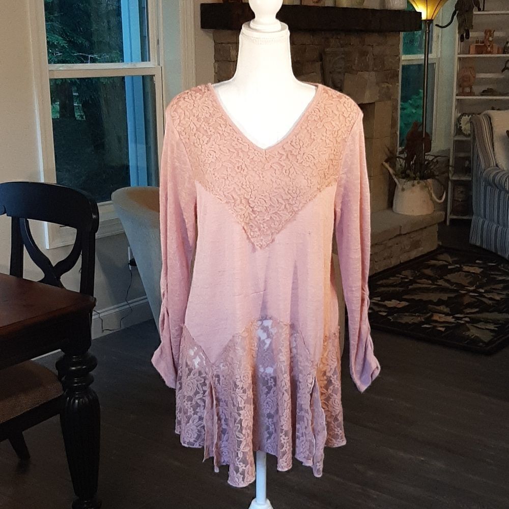 Multiples Womens M Pink Top with Lace and Quarter Sleeve